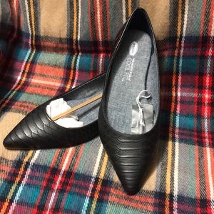 Black Sidney Dr Scholl’s Flats